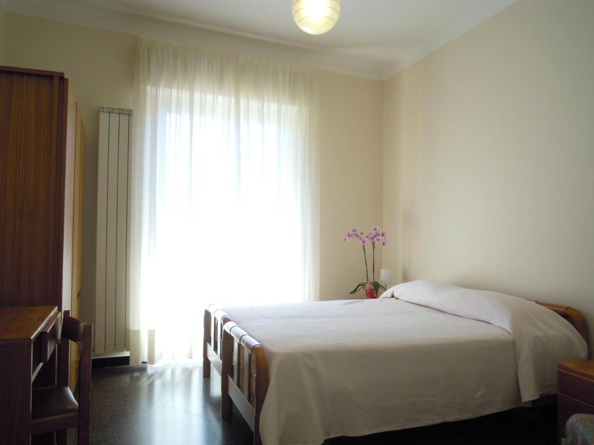 Genovese Villa Elena Appartamenti Varazze Luaran gambar